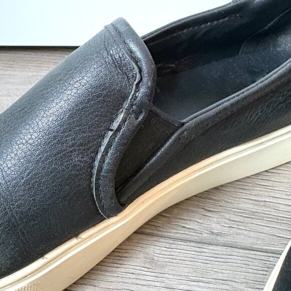 UGG Slip-On Leather Loafer Shoes - Size 9 - Picture 4 of 10